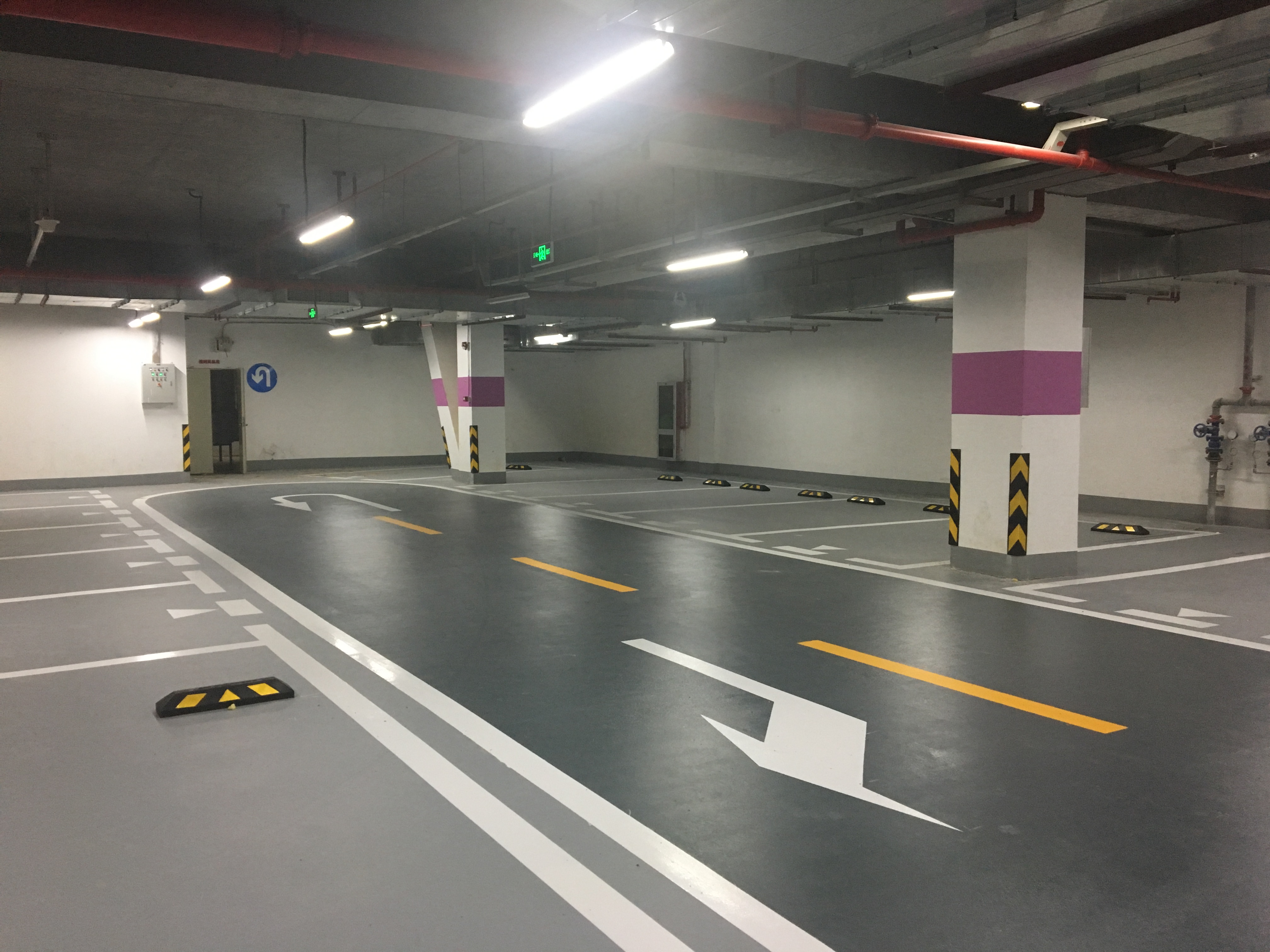 停車(chē)場(chǎng)地坪漆施工要領(lǐng)及驗收標準